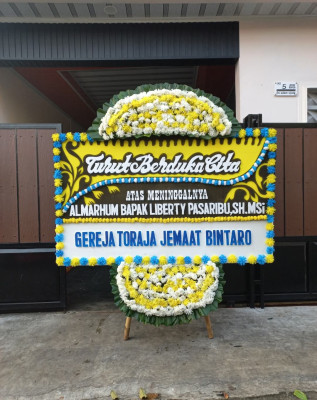 Papan Bunga Duka di Taliabu Timur Selatan